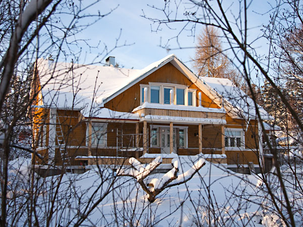 Yli-Jurvan p&auml;&auml;rakennus